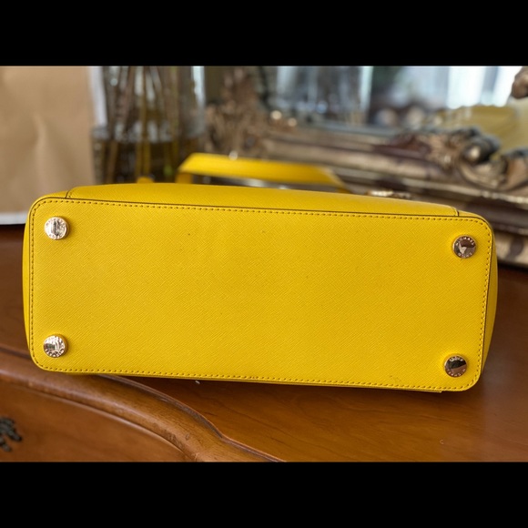 NWT Yellow Michael Kors Ciara Tote - Picture 4 of 4